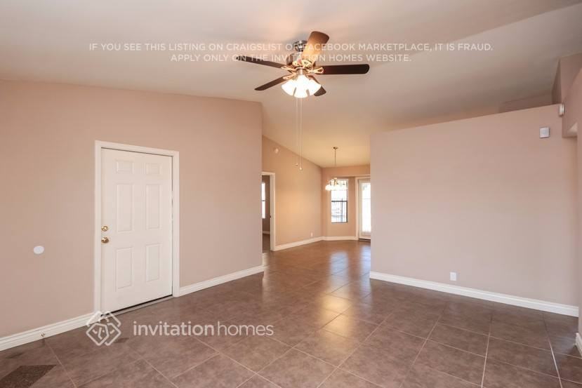 9020 W Las Palmaritas Dr - Photo 4 of 17