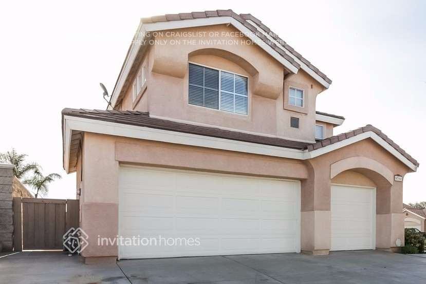 8760 Medford St - Photo 2 of 26