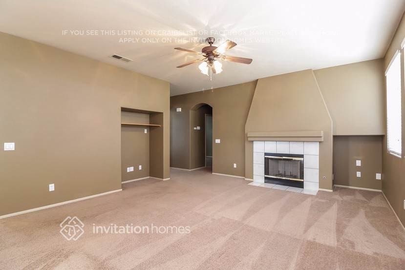 8760 Medford St - Photo 5 of 26