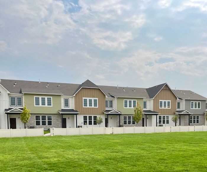 1322 S Goldking Way - Photo 6 of 22