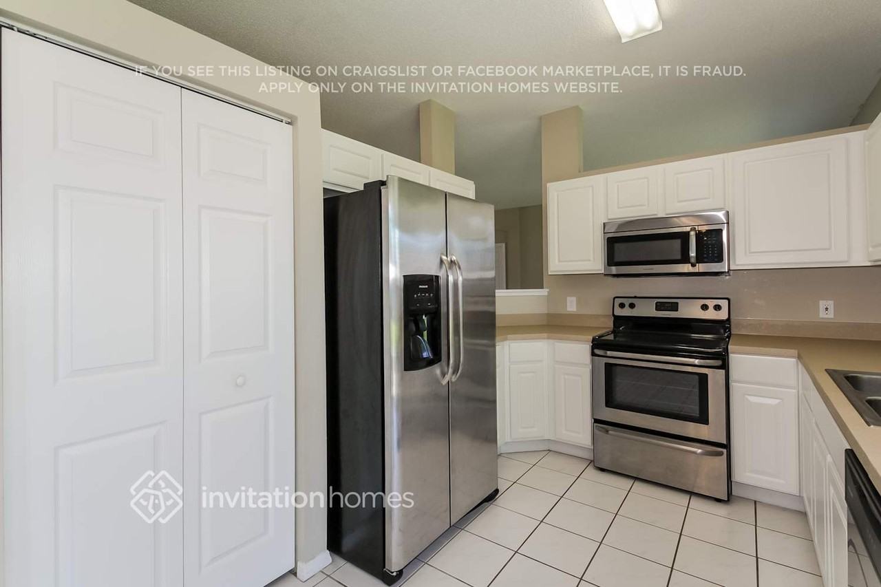 9106 69th Ave E - Photo 3 of 15