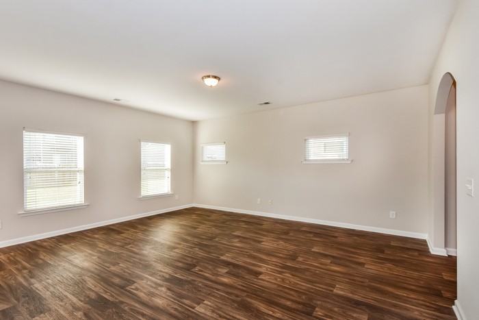 316 Beacons Field Rd - Photo 5 of 18