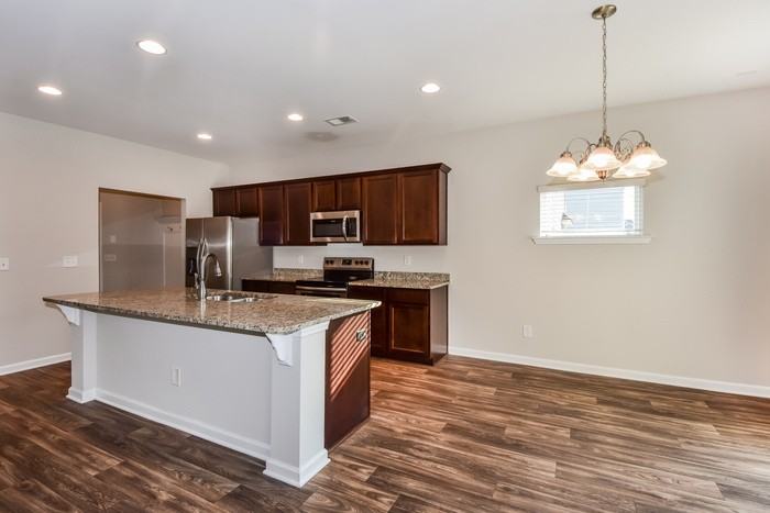 316 Beacons Field Rd - Photo 7 of 18