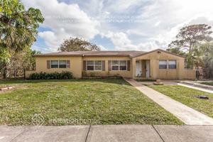 featured image of 457 E Melrose Cir