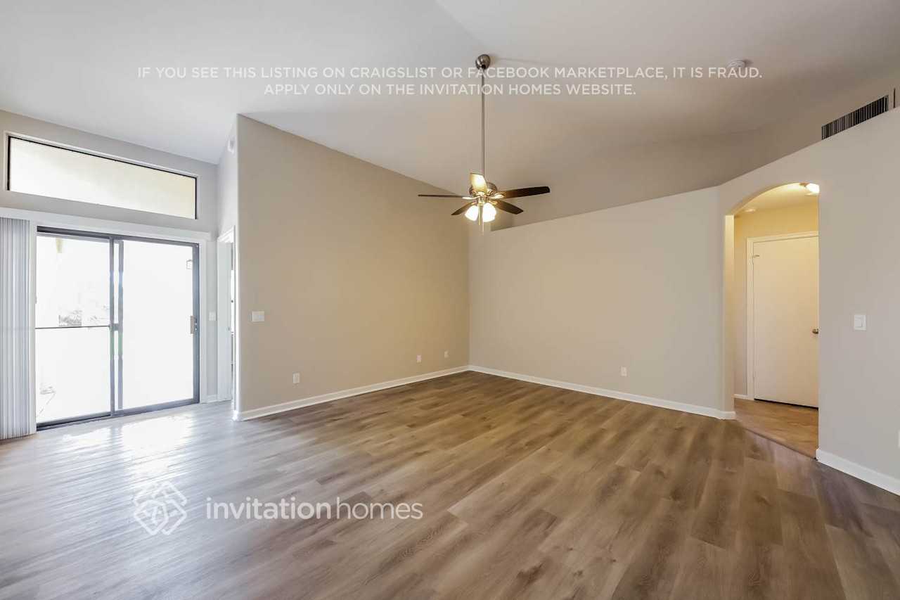 20463 N 37th Ave - Photo 3 of 16