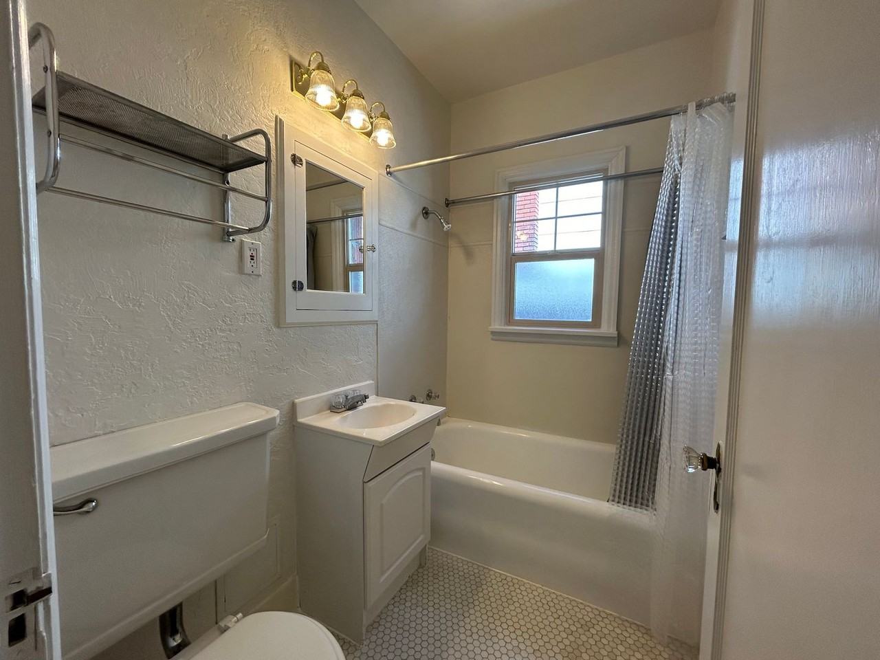 #367 MORLAND APARTMENTS - Photo 4 of 15