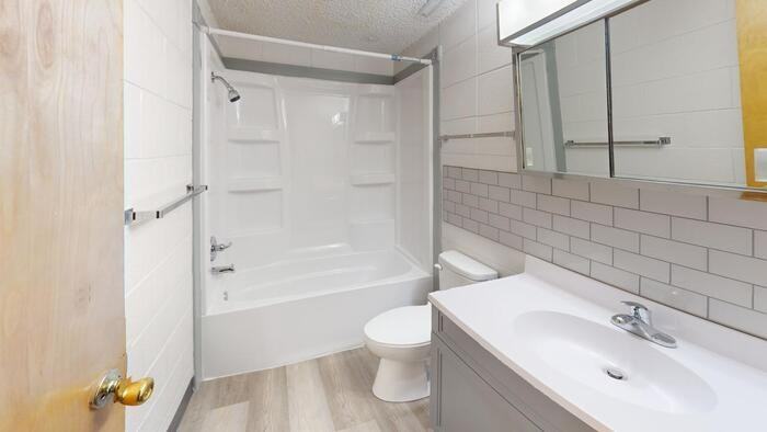 900 Summit Blvd #24 - Photo 2 of 6