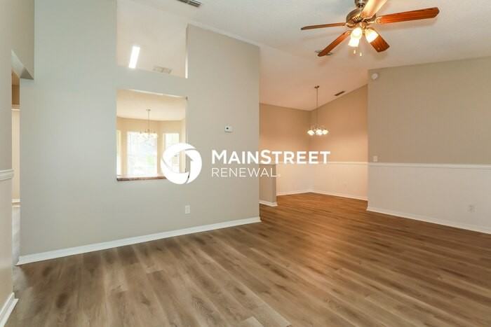 7710 Pepper Cir W - Photo 3 of 15