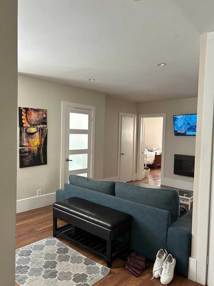 2241 Boulevard Édouard-Montpetit - Photo 3 of 10