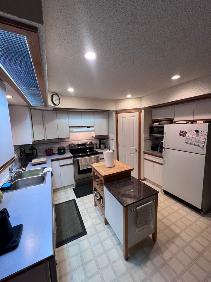 Hawkmount Close Northwest - Photo 2 of 10