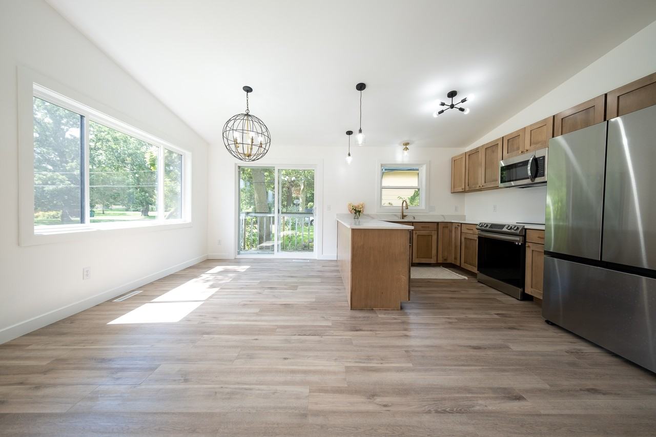 3052 16th St Nw #1 - Photo 4 of 30