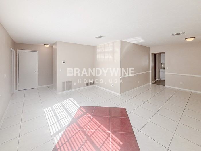 1608 Robin Ln - Photo 2 of 30