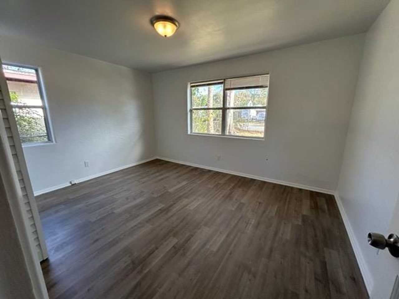 760 Greenway Pl - Photo 3 of 9