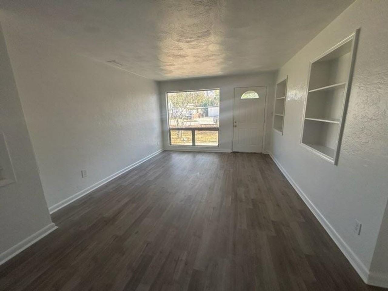 760 Greenway Pl - Photo 5 of 9