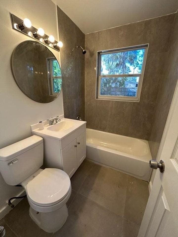 760 Greenway Pl - Photo 6 of 9