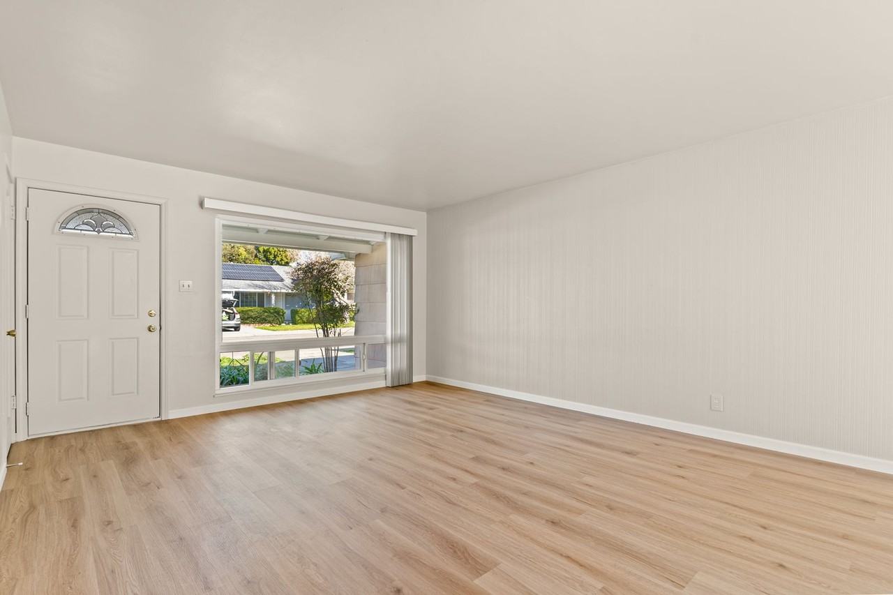 1642 Via Helena - Photo 6 of 23