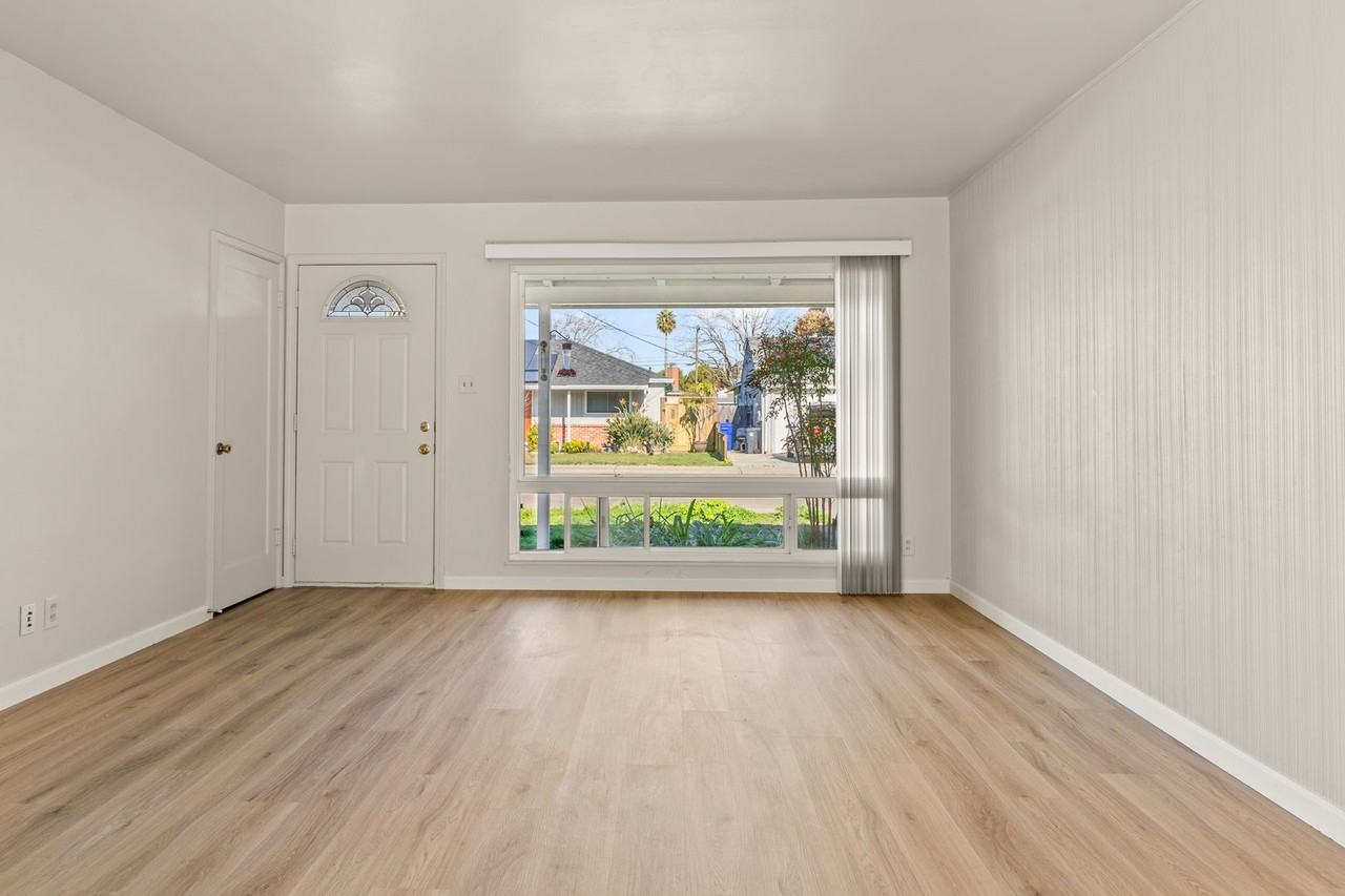 1642 Via Helena - Photo 7 of 23