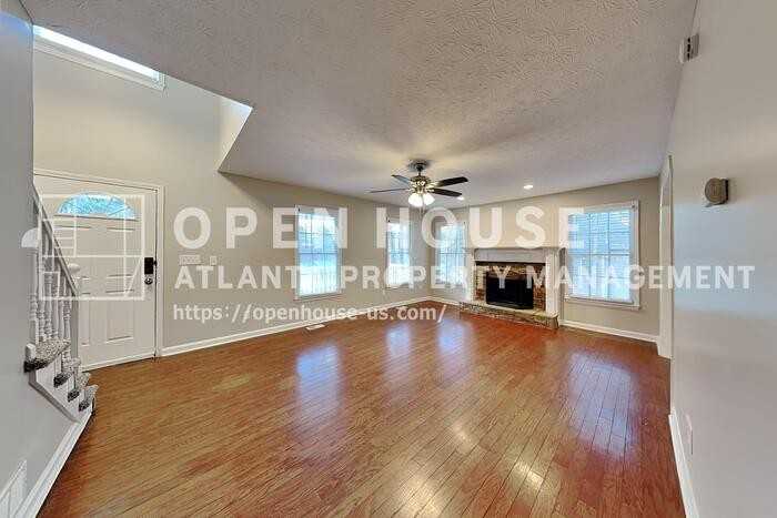 284 Kent Ln - Photo 4 of 22