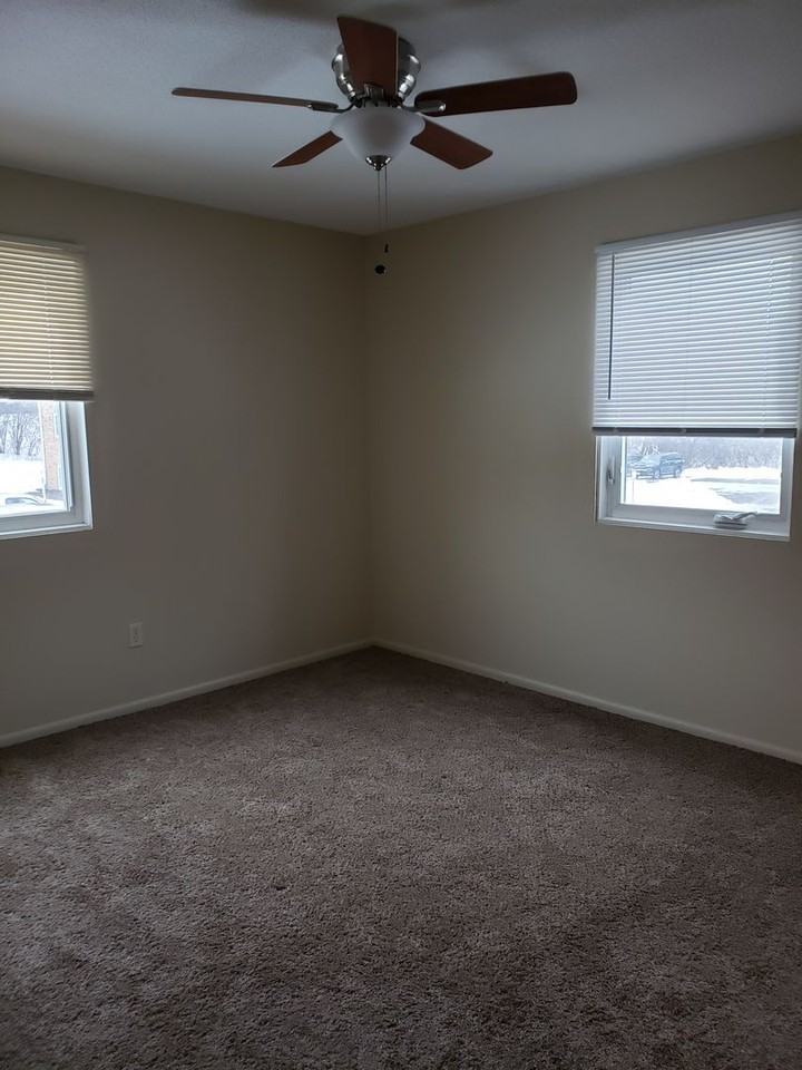 Colonial Apartments - Photo 5 of 13