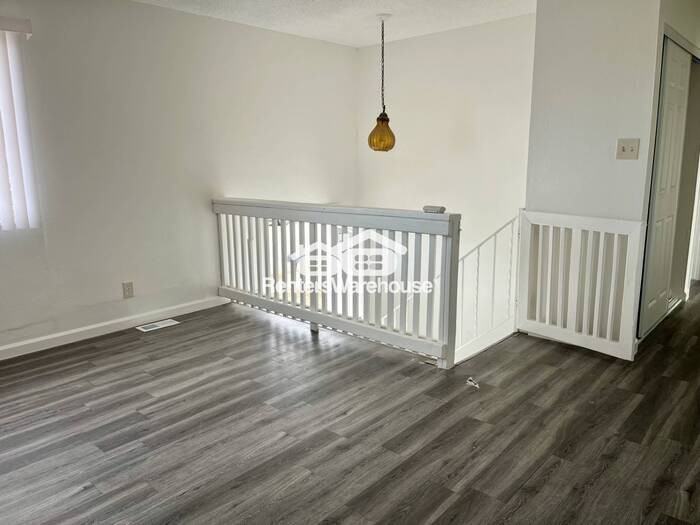 14910 Robins Dr - Photo 3 of 19