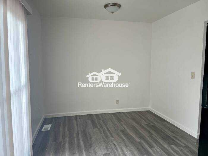 14910 Robins Dr - Photo 6 of 19