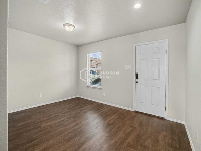 7524 Twin Pine Ct - Photo 6 of 33