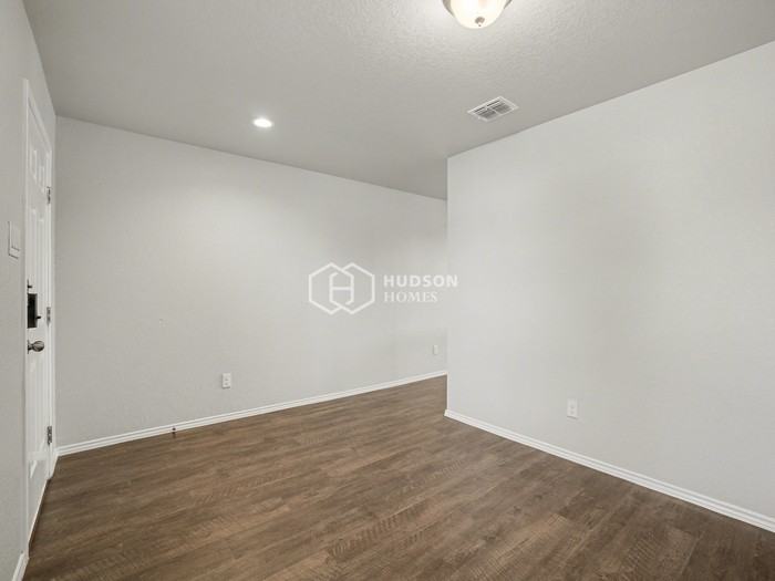 7524 Twin Pine Ct - Photo 7 of 33