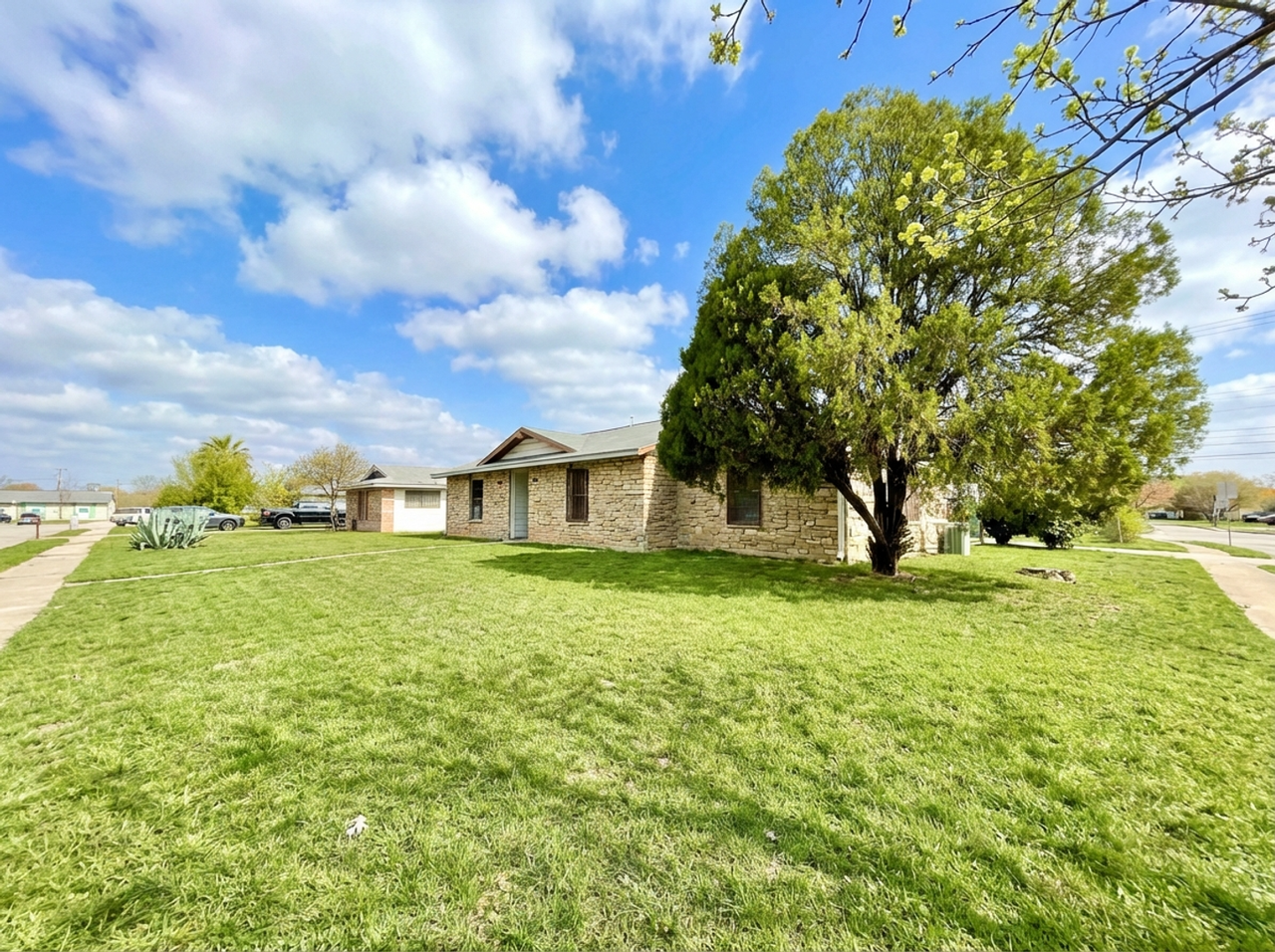 1714 Westmar St - Photo 2 of 38