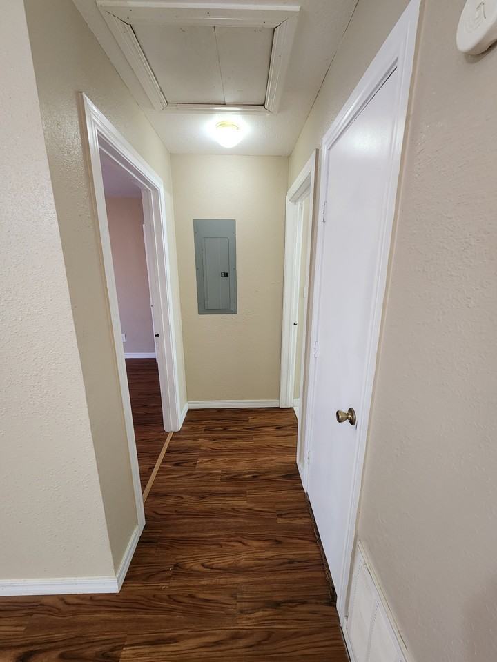 218 E 14th St #1 - Photo 4 of 10