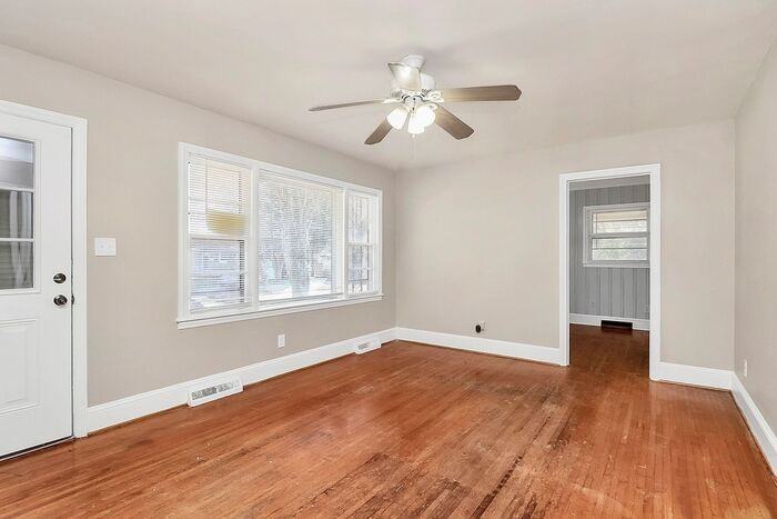 4919 Raymond Pl - Photo 6 of 30