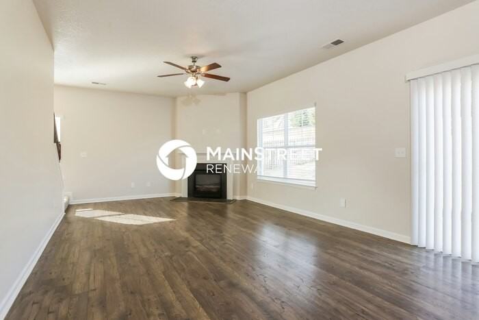 557 Smoky Valley Ln - Photo 2 of 18