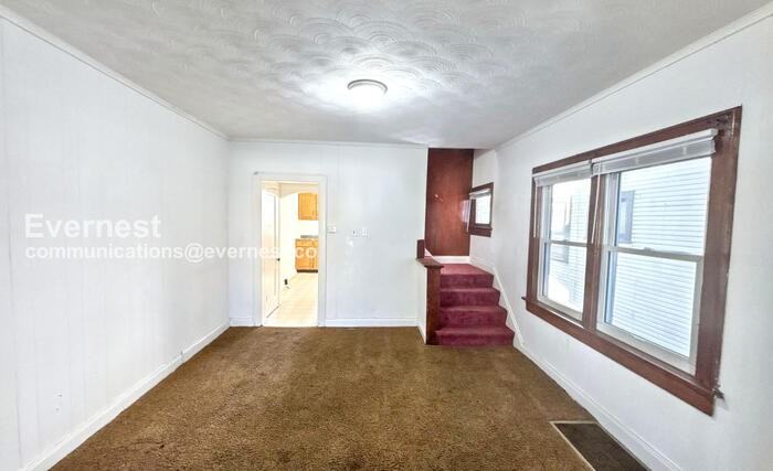 661 S Burgess Ave - Photo 4 of 49