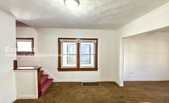 661 S Burgess Ave - Photo 5 of 49