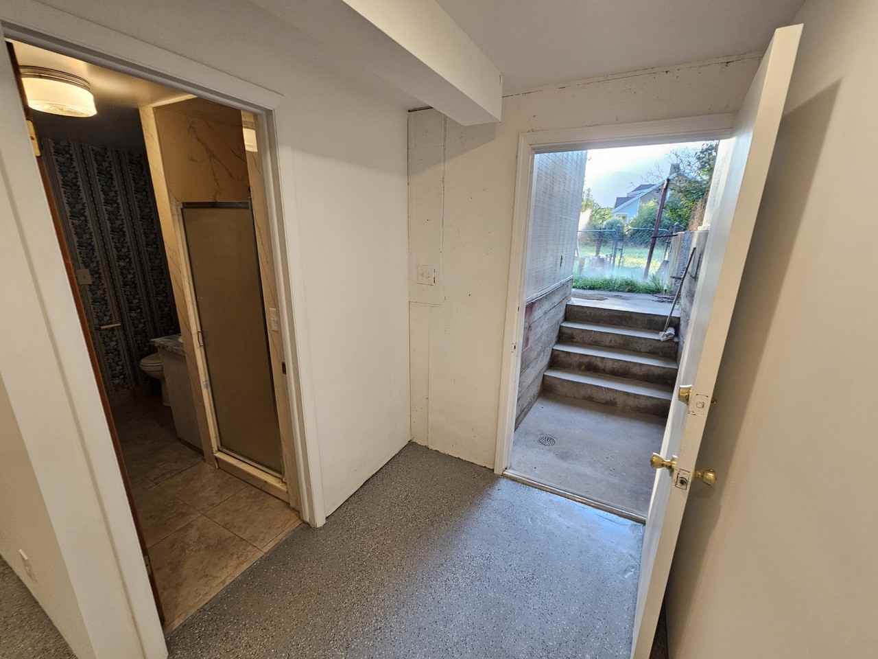 1706 E Creek Rd - Photo 2 of 40