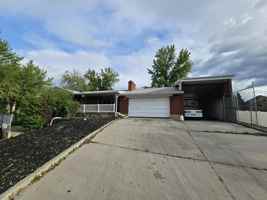 featured image of 1706 S Creek Run Way #UP