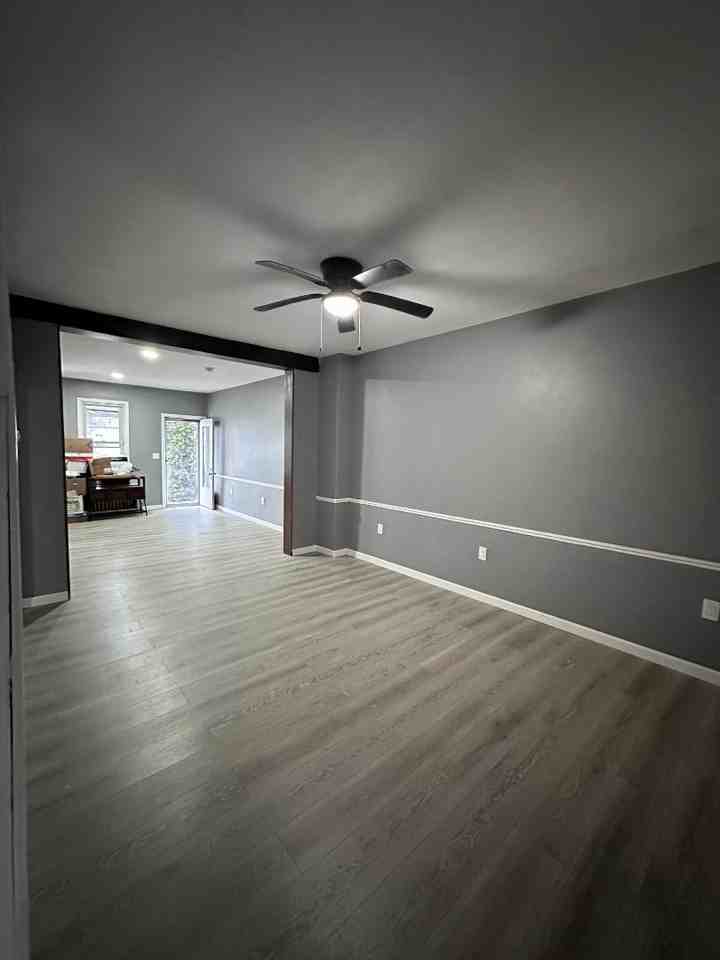 81 Ashley St - Photo 7 of 20