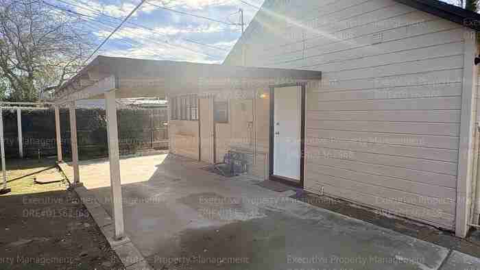 1625 Camino Sierra #2 - Photo 3 of 25