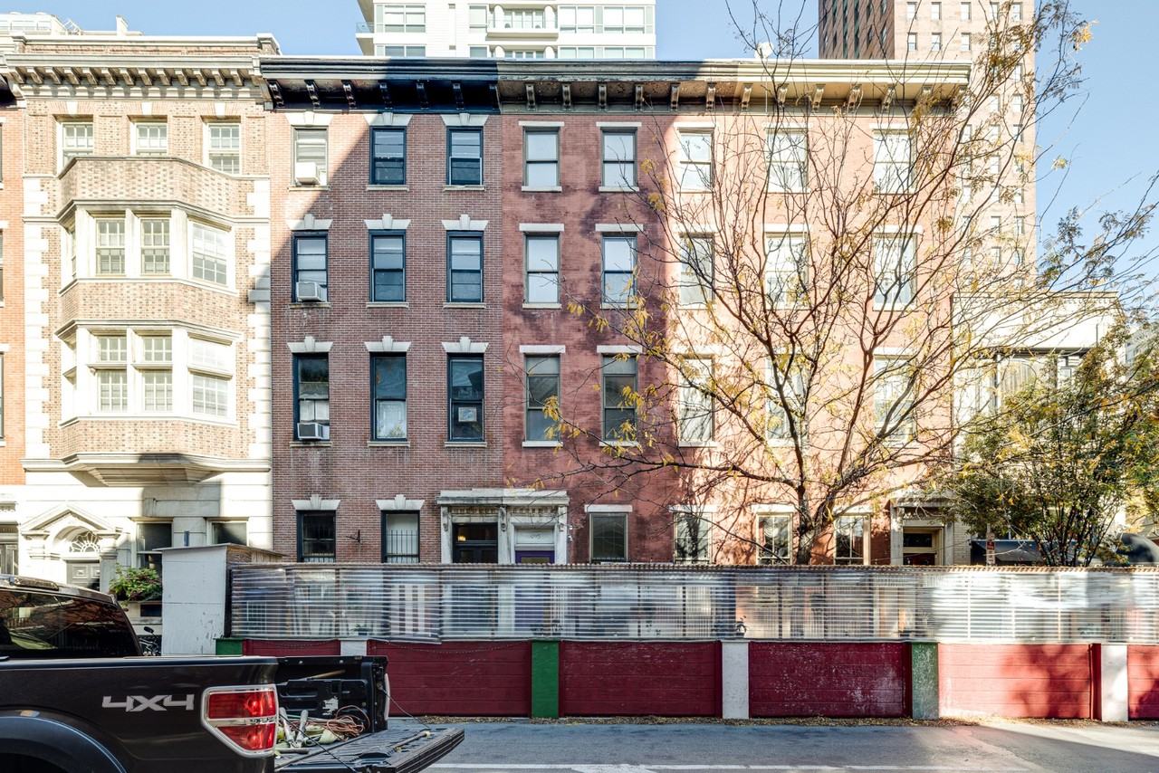 1705 Spruce Street - Photo 5 of 26