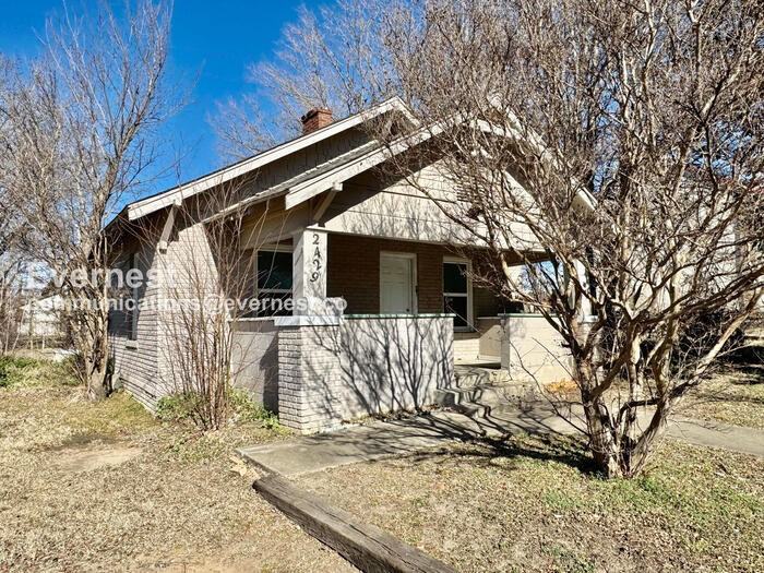 2429 E 1st St - Photo 2 of 30