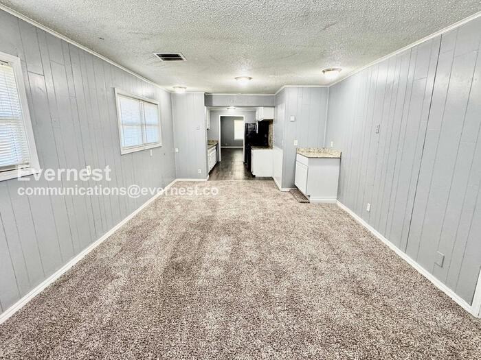 2429 E 1st St - Photo 6 of 30