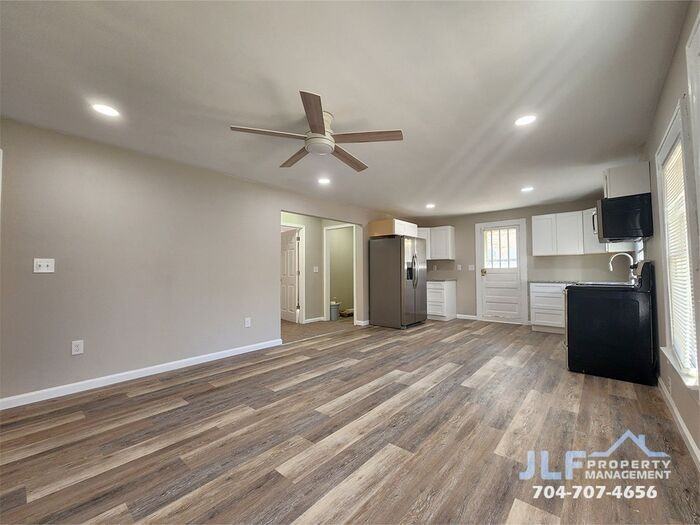 2414 Idlewood Dr - Photo 2 of 15