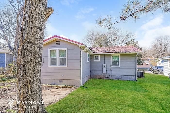 529 Athens Ct - Photo 3 of 3