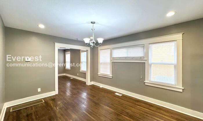 3421 Indiana Ave - Photo 6 of 19