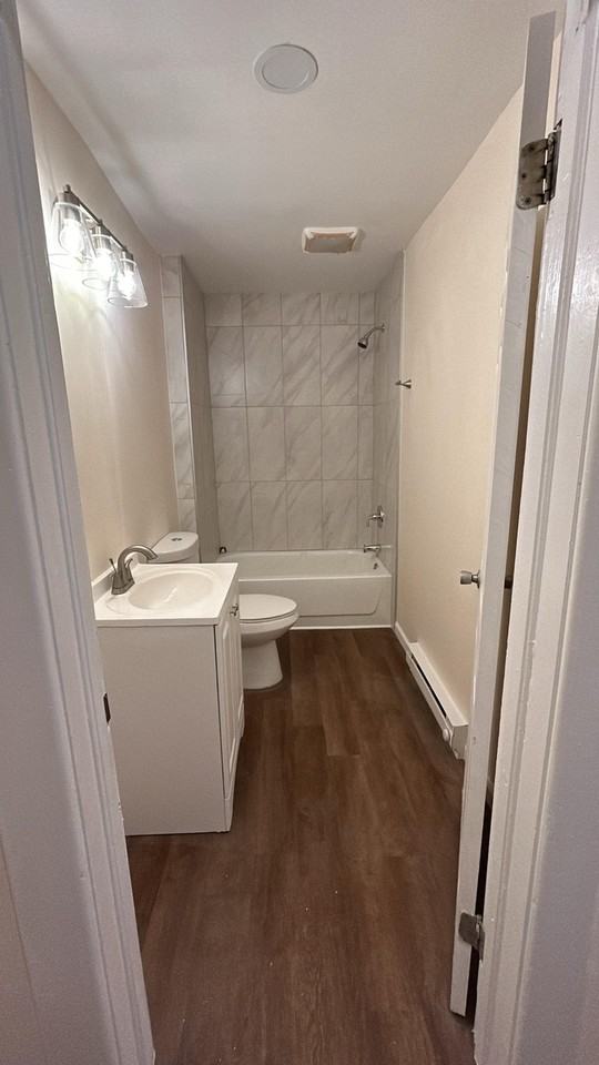 2717 Cedarhurst Rd #4 - Photo 2 of 8