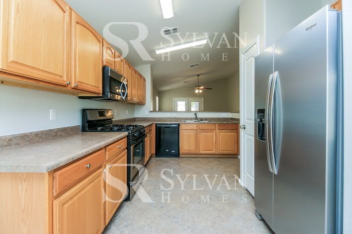 10648 E Wallflower Ln - Photo 7 of 16