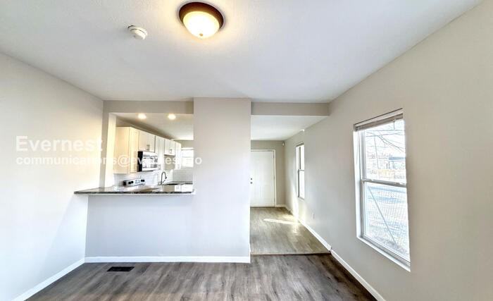 37 S Yale Ave - Photo 5 of 25