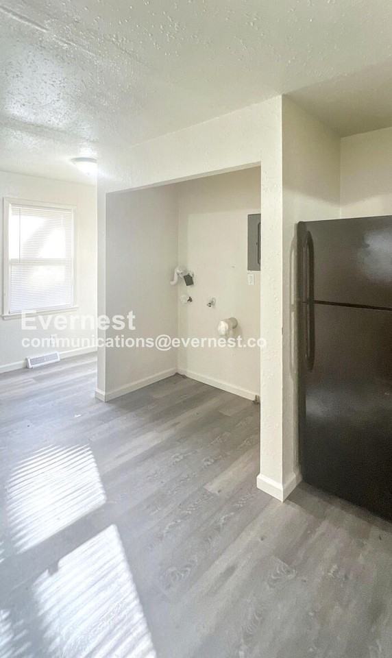 2811 E 58th St - Photo 5 of 20