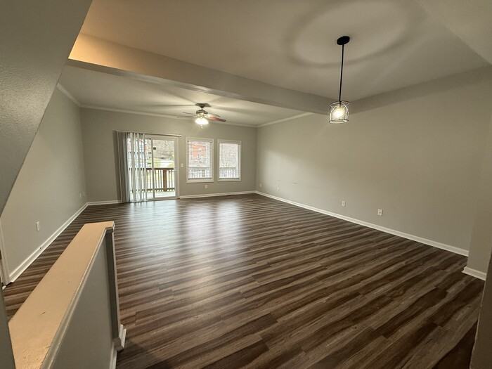 641 W 19th St #A - Photo 3 of 17