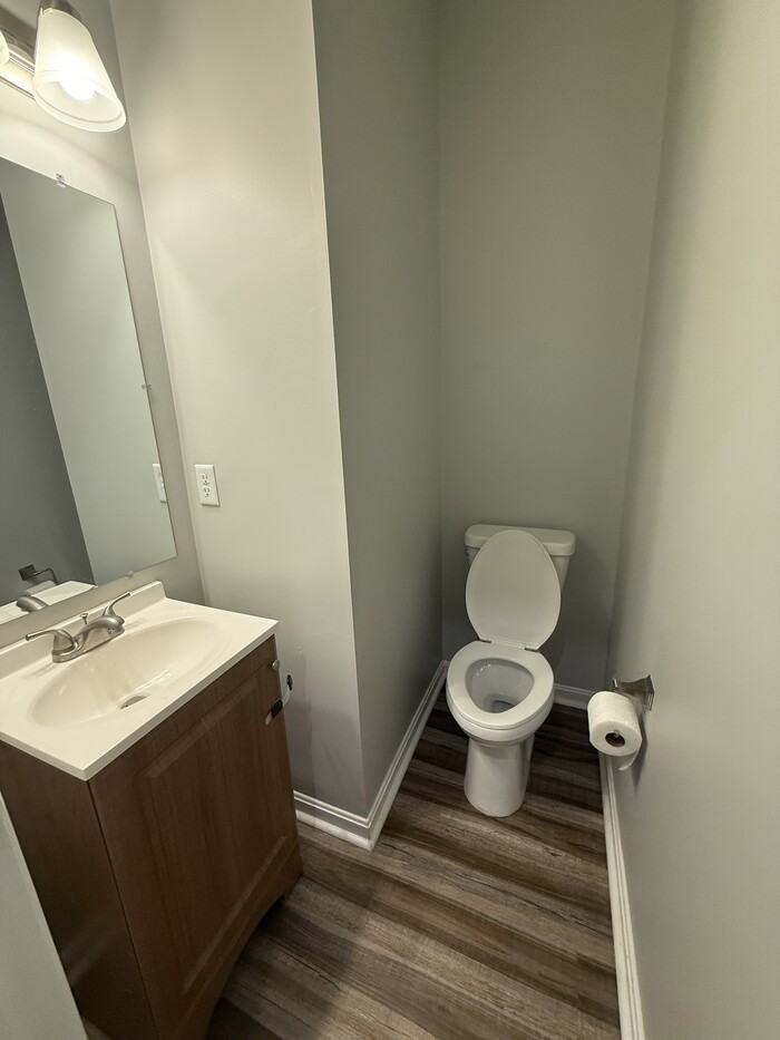 641 W 19th St #A - Photo 5 of 17