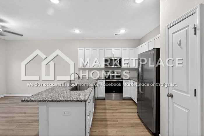 3037 Hearthstone Way - Photo 7 of 26